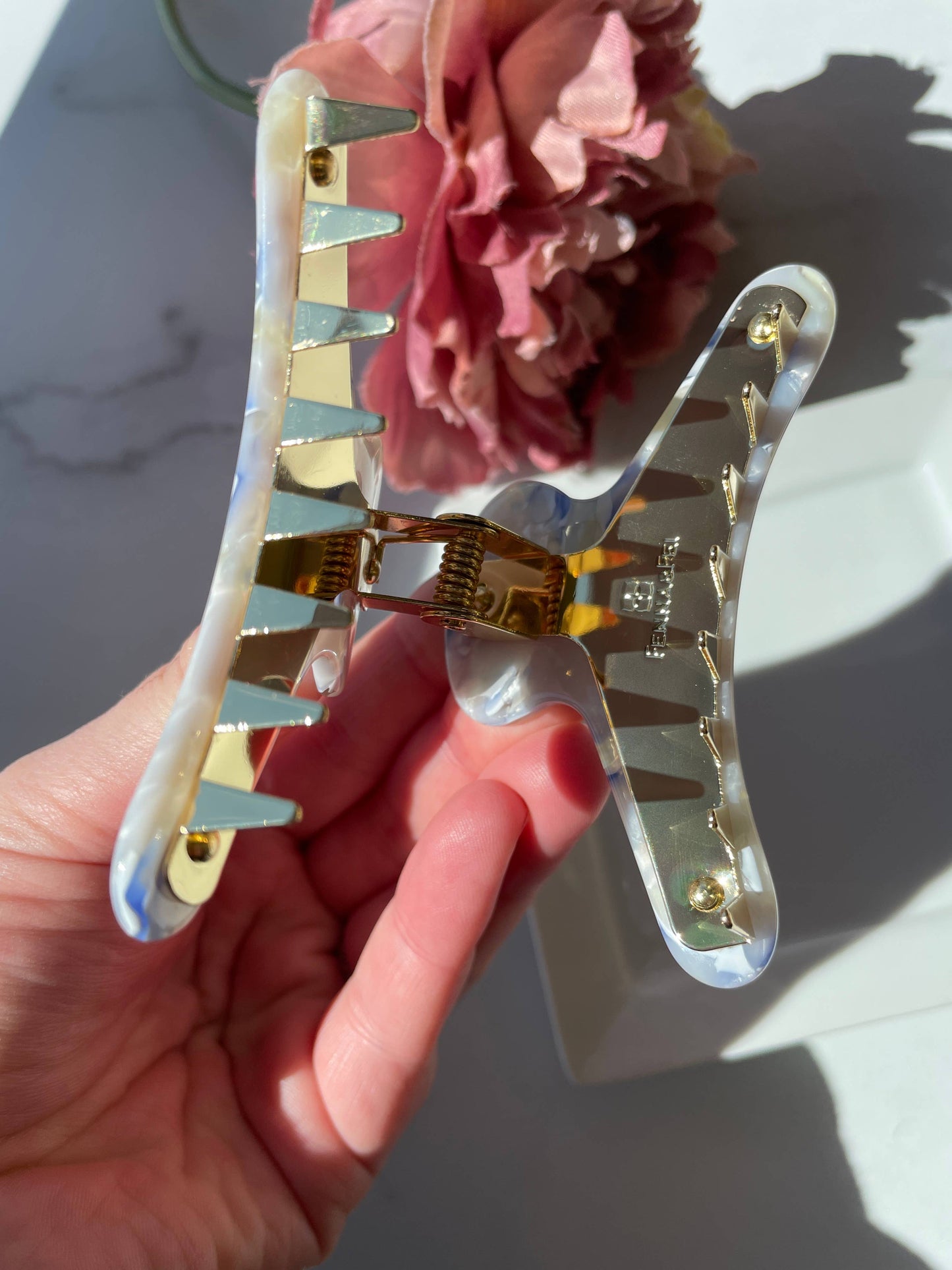 French Claw in Ajisai | Ivory Blue Acetate Claw