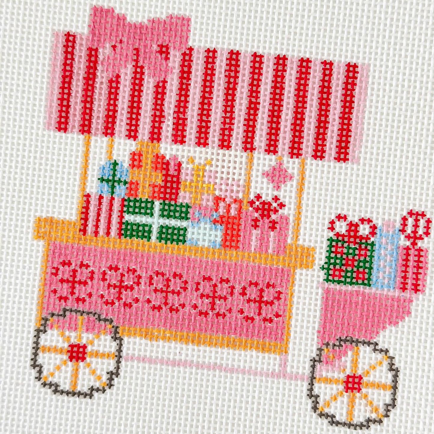 18/Christmas Trolley Cart Needlepoint Canva