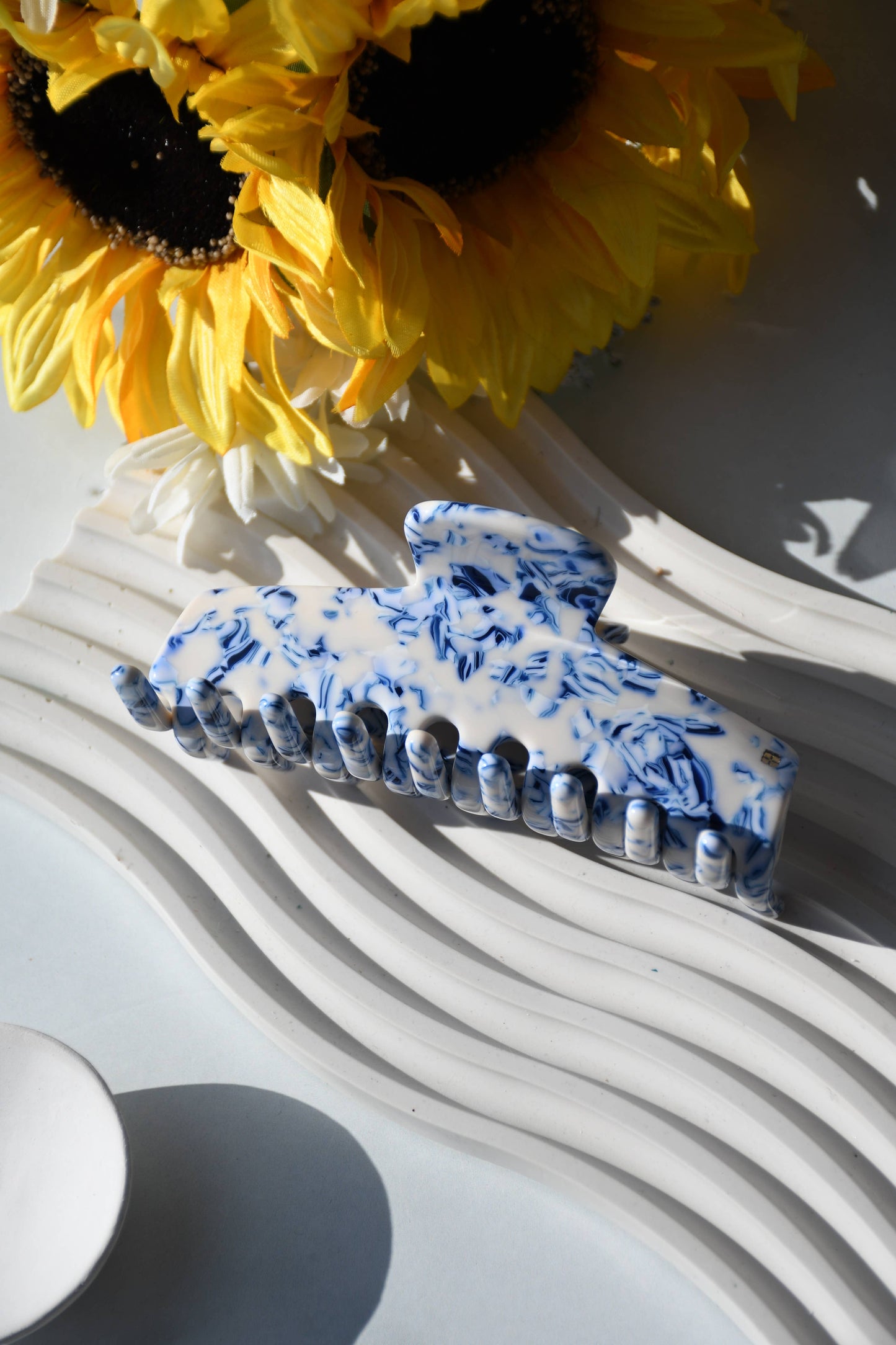 Rectangle Acetate Hair Claw in Porcelain