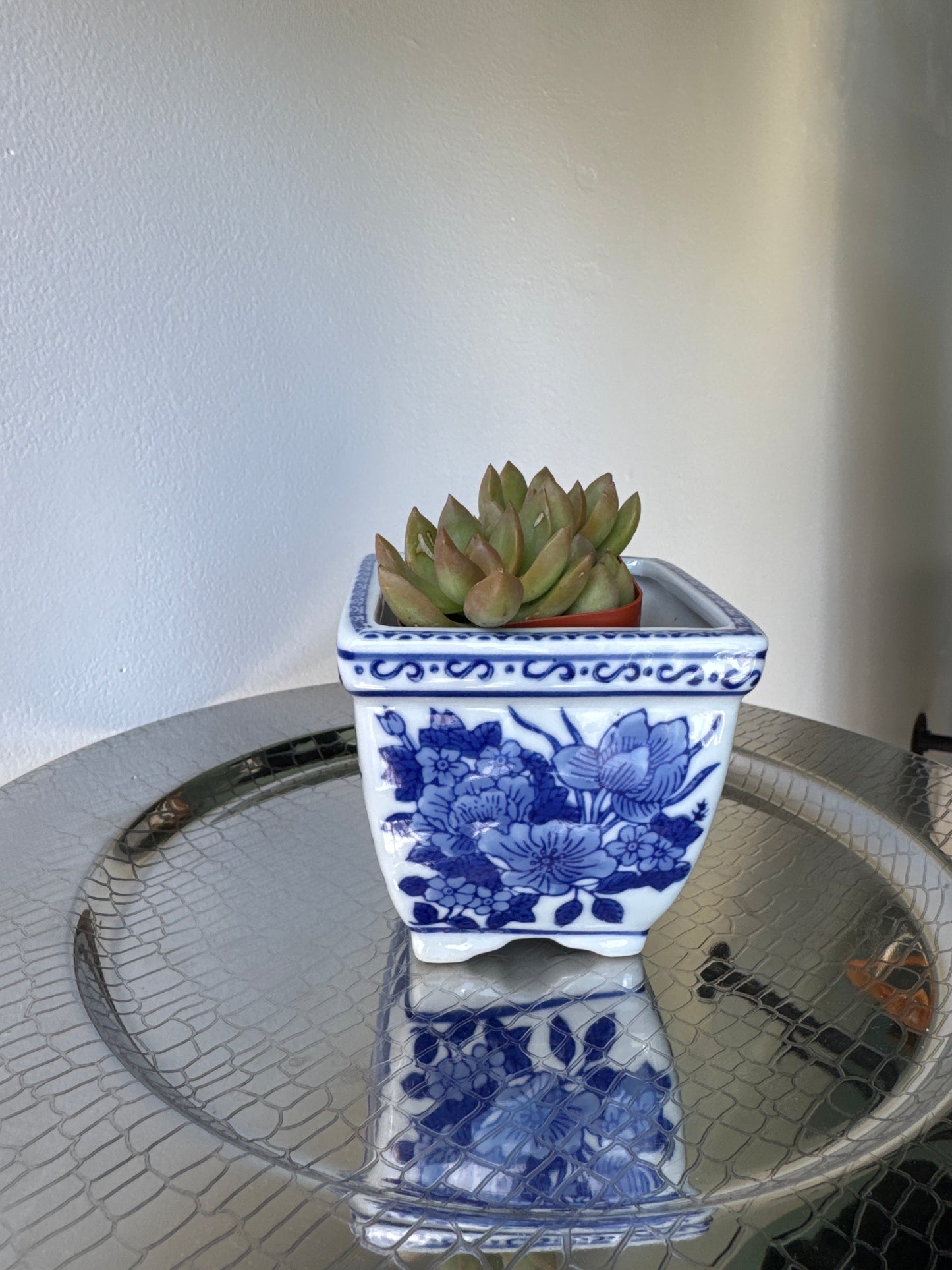 Small vintage  plant pot blue flowers