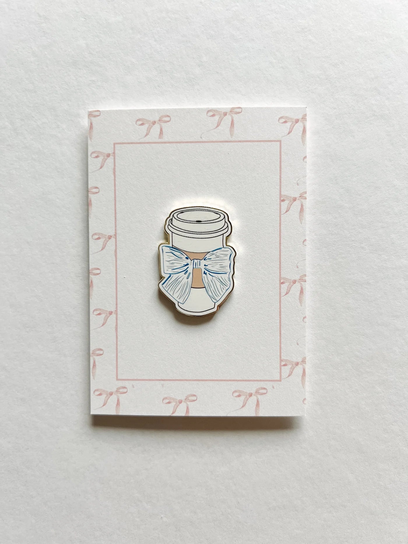 Hot coffee with bow minder