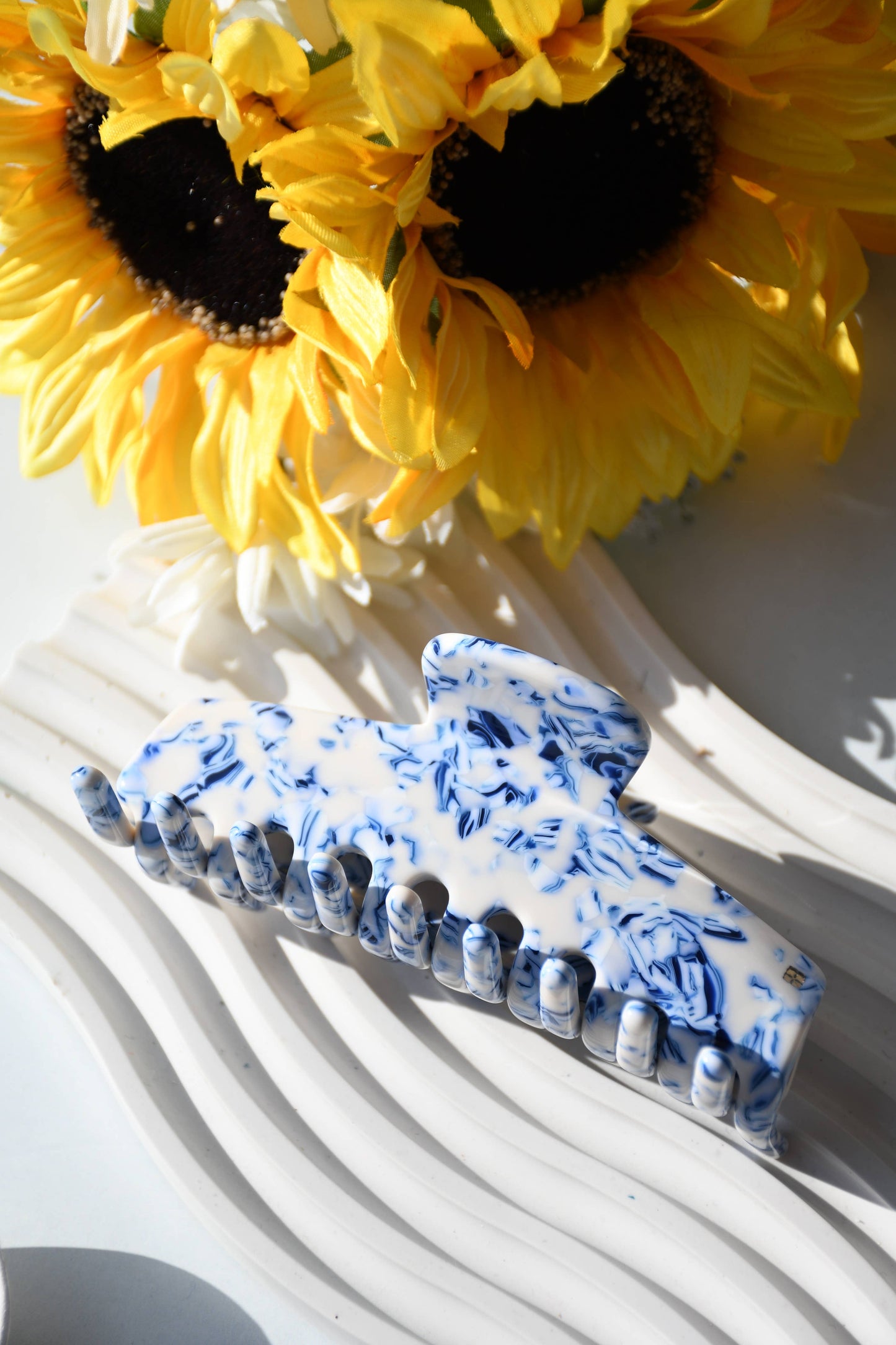 Rectangle Acetate Hair Claw in Porcelain