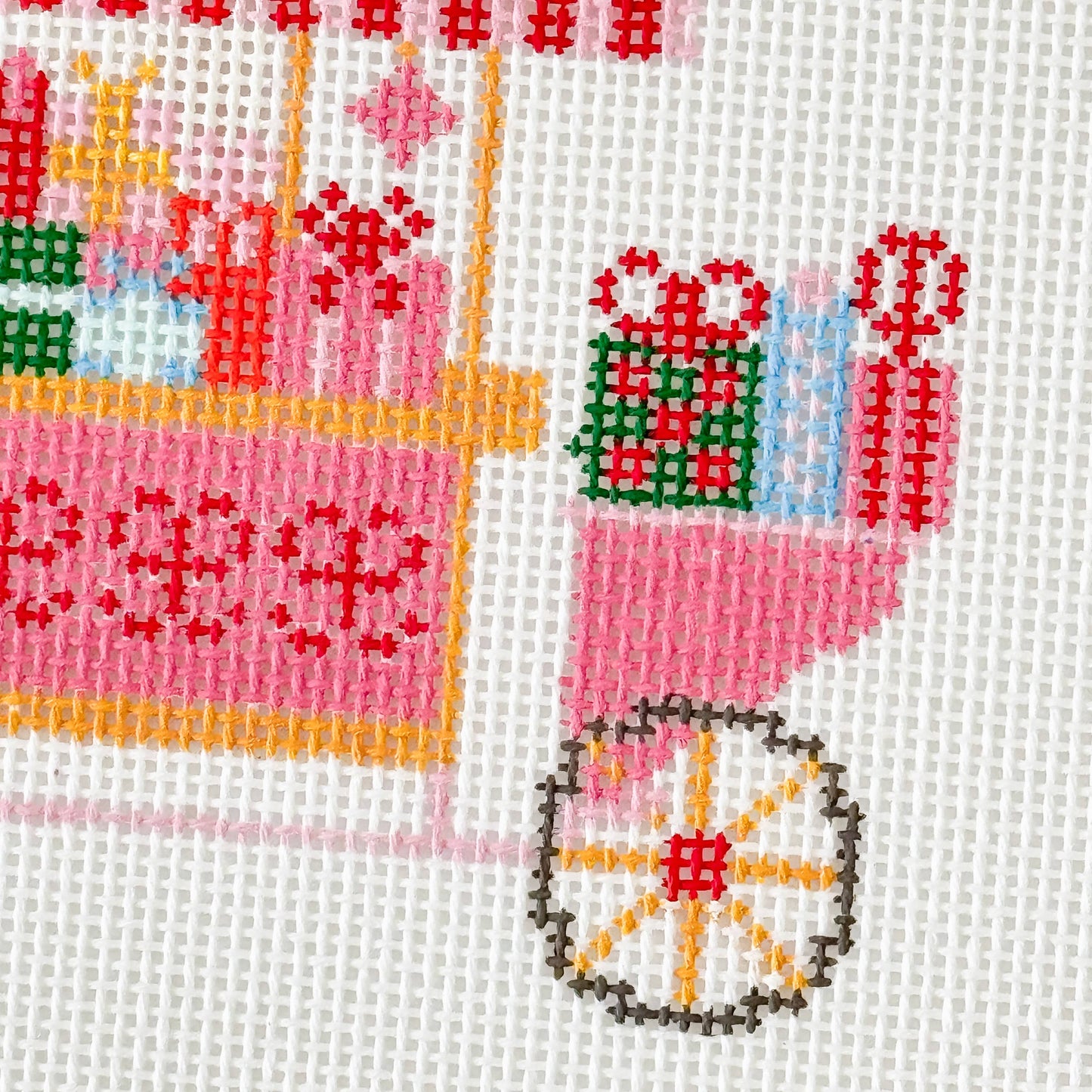 18/Christmas Trolley Cart Needlepoint Canva