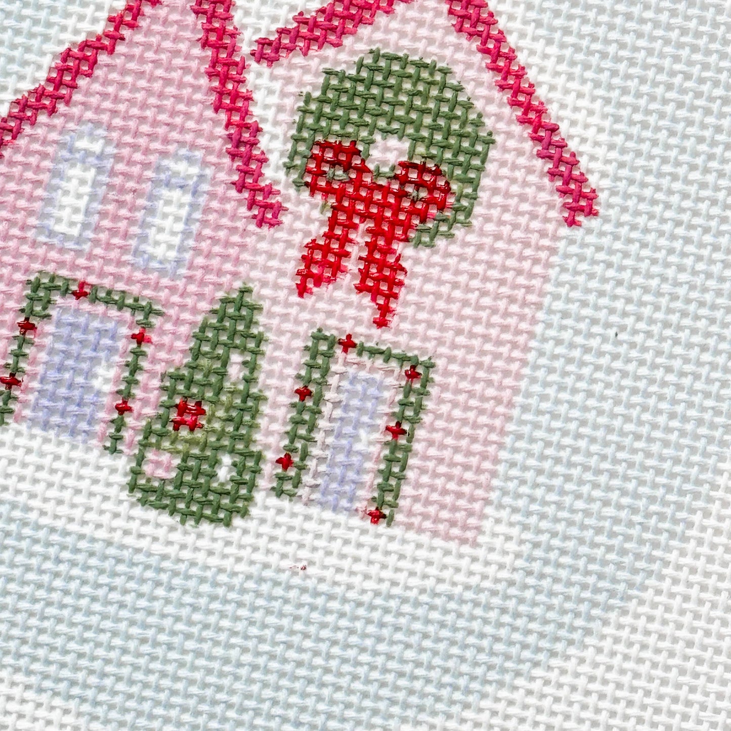 18/Christmas Houses Ornament Needlepoint Canvas