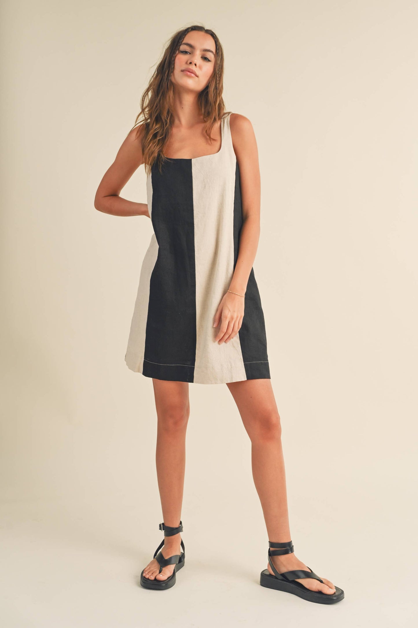 COLOR BLOCK LINEN MINI DRESS: BLACK/OATMEAL / S