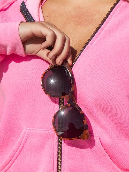 Emry - Honey Tort / Walnut Wood / Smoke Polarized