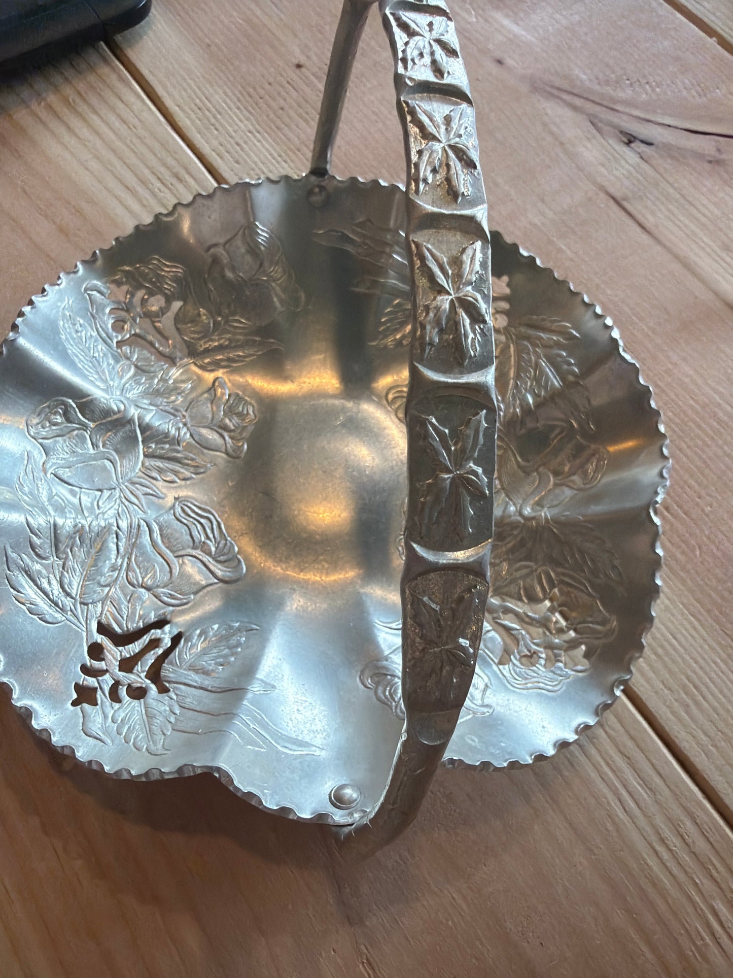 Aluminum Punch Table Basket - Flower Bouquet Carry