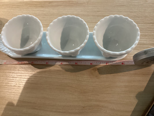 Vortex condiment holder