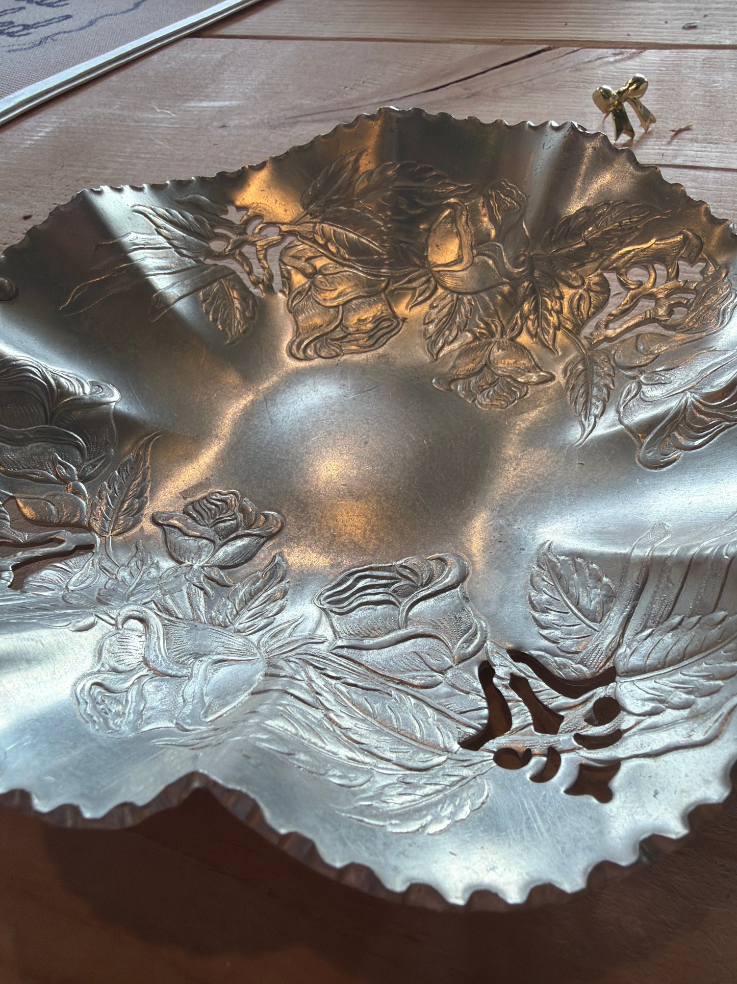 Aluminum Punch Table Basket - Flower Bouquet Carry