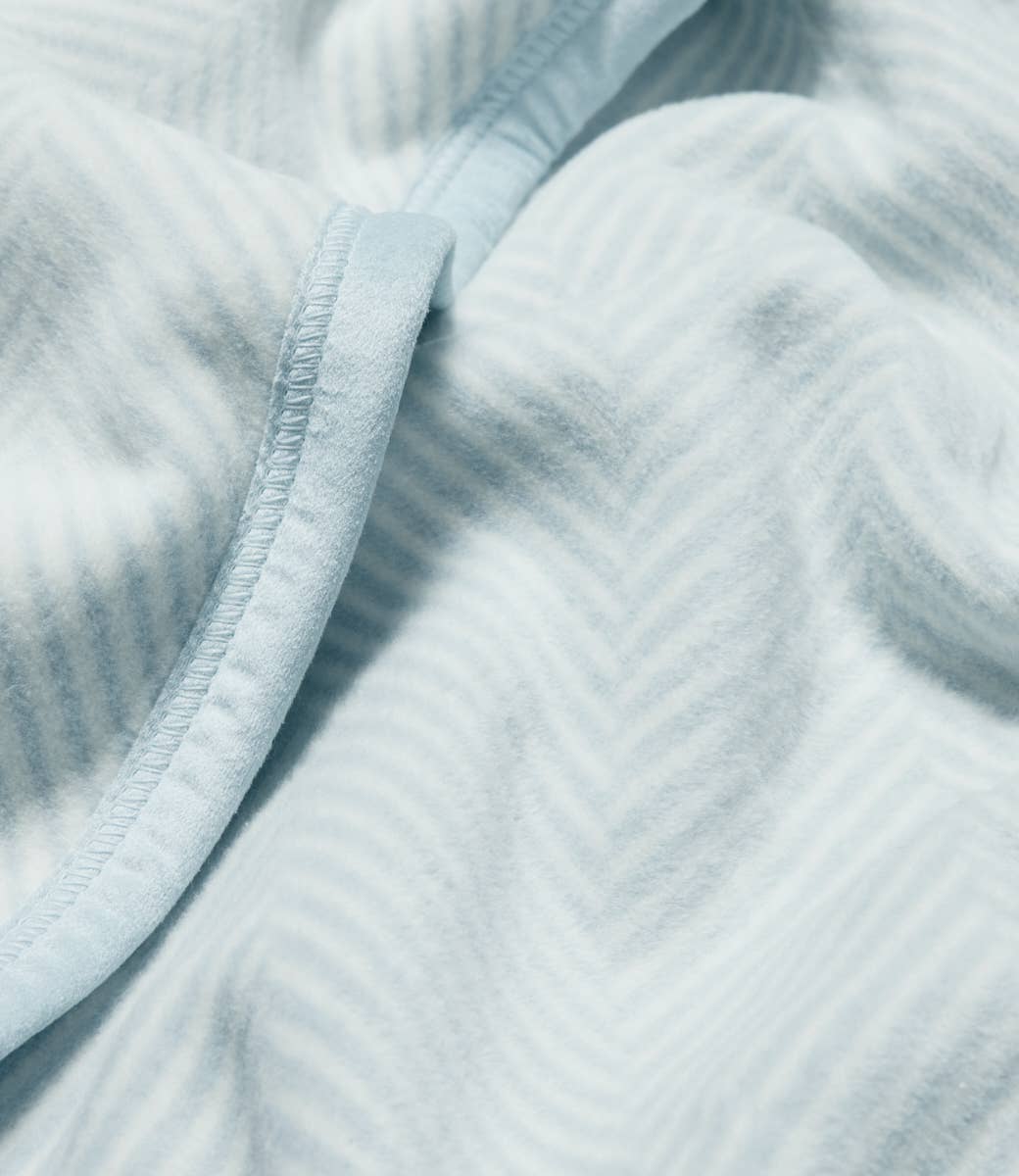 Harborview Herringbone Sky Blanket: Midi